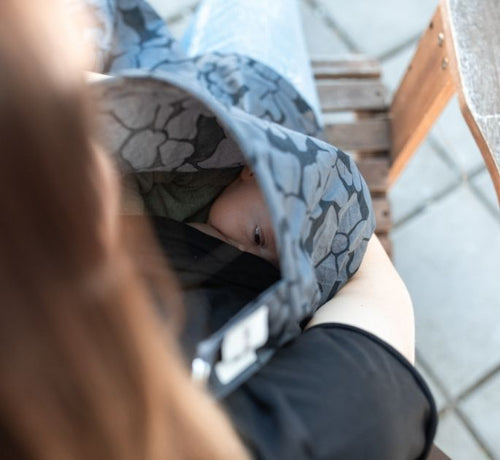 Cos'è il babywearing e perché è un alleato delle mamme - Mustela Italia - 1