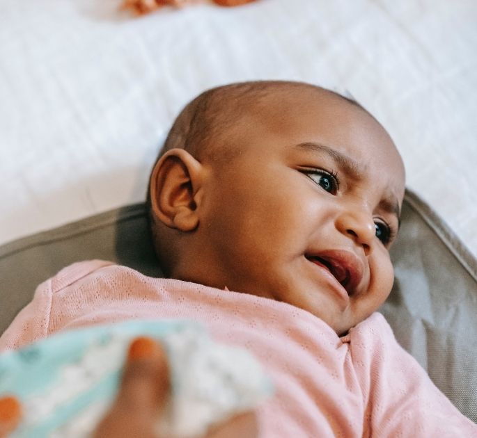 Come rimediare alla stitichezza nei neonati