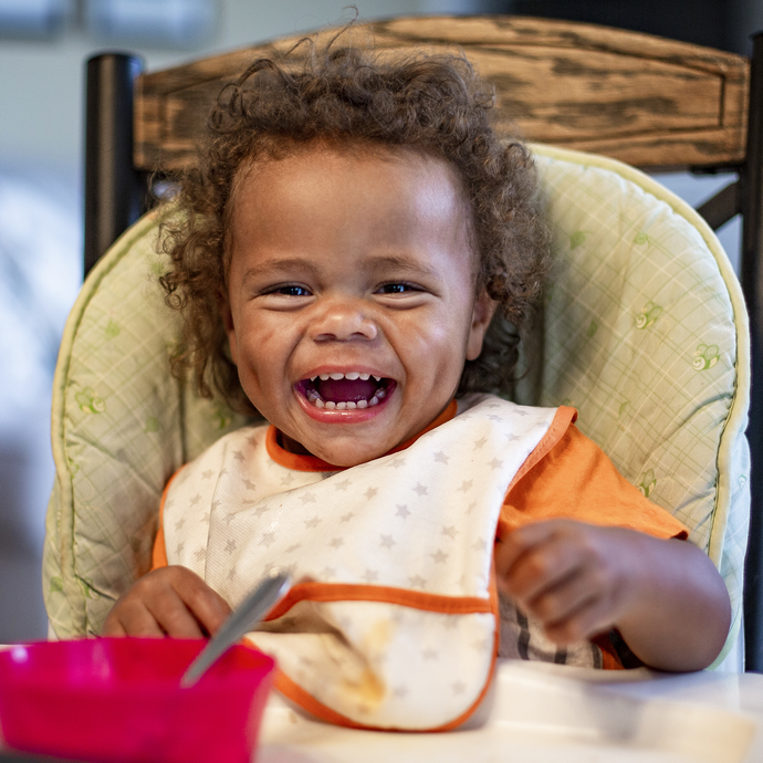 Alimentazione nei primi anni di vita: le 10 buone regole per mamme e papà
