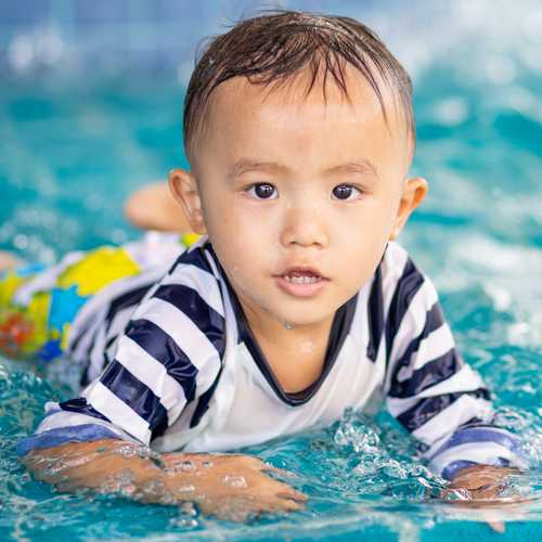 Il bagno in piscina - Mustela Italia - 1