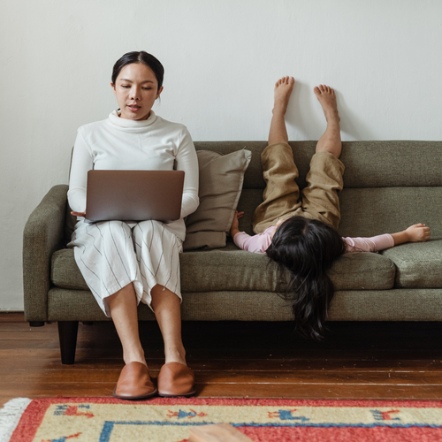 Smart working e bambini piccoli: consigli e trucchi per mamme e papà - Mustela Italia - 1