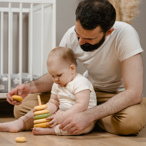 Prendersi cura del neonato: la crisi degli 8 mesi - Mustela Italia - 1