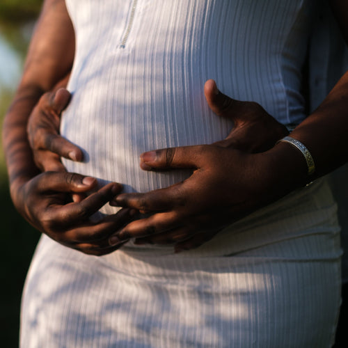 Un figlio dopo i 40 anni: quali sono i rischi e cosa può comportare a livello fisico - Mustela Italia - 1