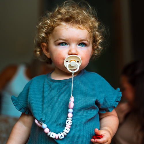 Bambino con pelle a tendenza atopica: cosa indossare - Mustela Italia - 1