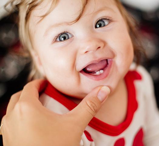 Come gestire al meglio la dentizione dei neonati