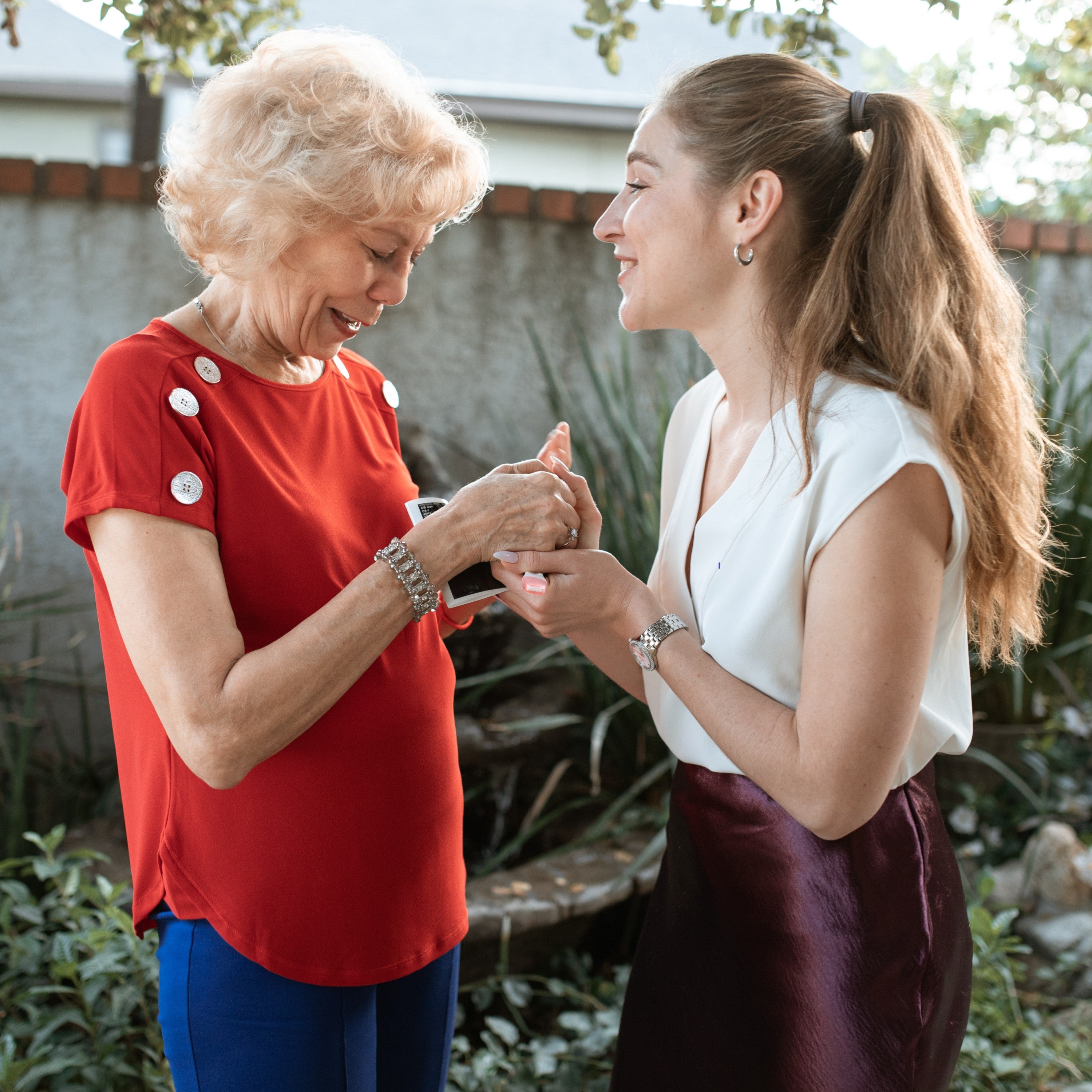 Come (e quando) annunciare una gravidanza a parenti e amici