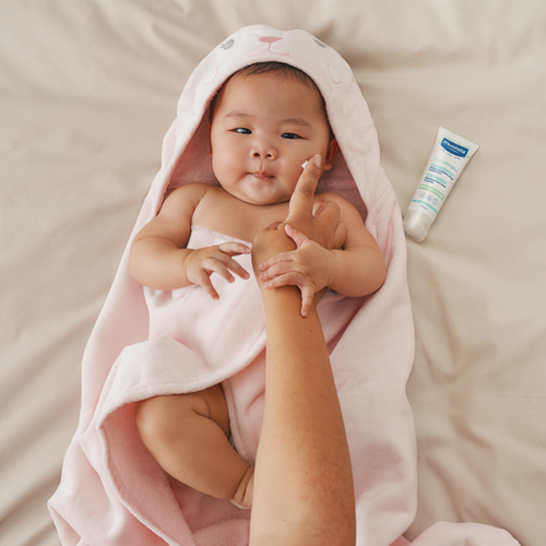 Dermatite atopica, una malattia allergica: facciamo chiarezza tra vero e falso - Mustela Italia - 1