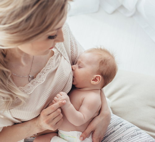 Tutti i benefici dell'allattamento al seno e come favorirlo - Mustela Italia - 1