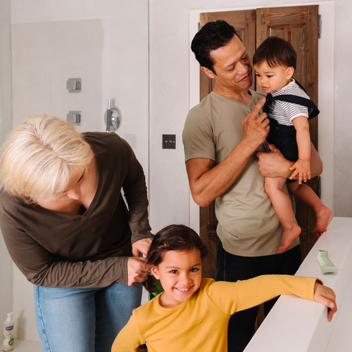 Aiuti esterni e come gestire parenti nel dopo parto - Mustela Italia - 1