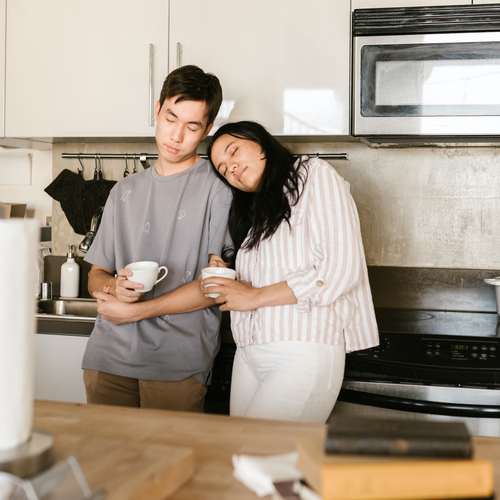 Il carico mentale dei genitori: cause, conseguenze e soluzioni - Mustela Italia - 1