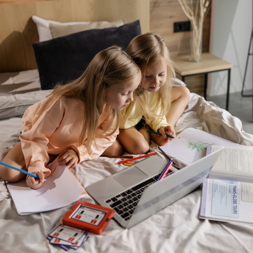 Bambini e tecnologia: pro e contro - Mustela Italia - 1