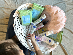 Cesto con fiocco nascita rosa in omaggio - Mustela Italia